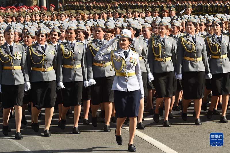 Sehemu kadha wa kadha za Tajikistan zafanya gwaride kusherehekea miaka 30 tangu ipate uhuru