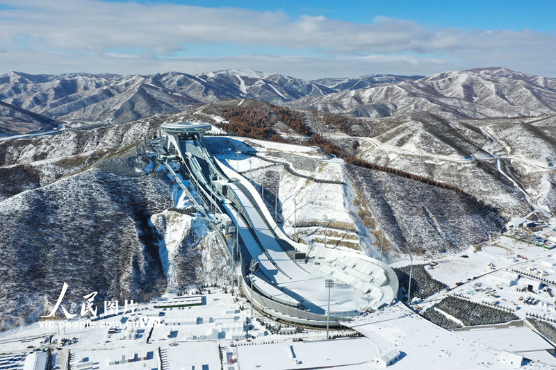 Zhangjiakou, Hebei: Kituo cha kitaifa cha kuruka na kuteleza kwenye theluji chaanza kutengeneza theluji