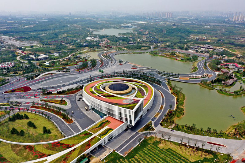 Picha iliyopigwa Tarehe 26 Julai 2021 ikionesha mandhari ya mradi wa Tangshan Huahai, mji wa Tangshan, Mkoa wa Hebei Kaskazini mwa China. (Xinhua/Mu Yu)