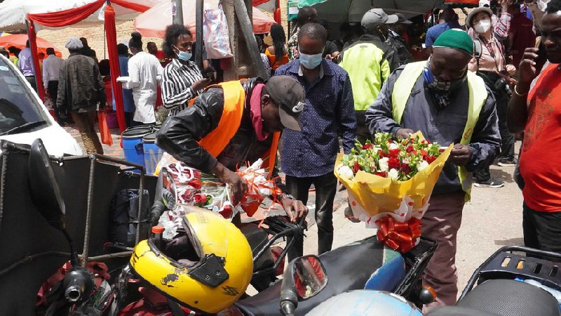 Maambukizi ya UVIKO-19 yapungua, soko la maua la Kenya lafufuka