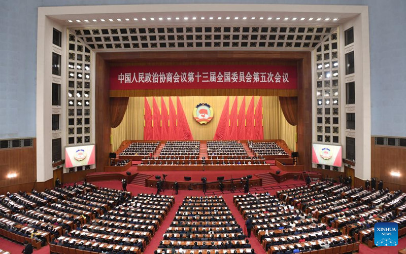 Kikao cha ufungaji cha Mkutano wa 5 wa Baraza la 13 la Mashauriano ya Kisiasa la China (CPPCC) kikifanyika katika Jumba la Mikutano ya Umma la Beijing, Machi 10, 2022. (Xinhua/Zhai Jianlan)