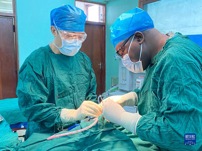 Madaktari wa China wafanyia upasuaji kwa watoto wenye mdomo wazi Zanzibar