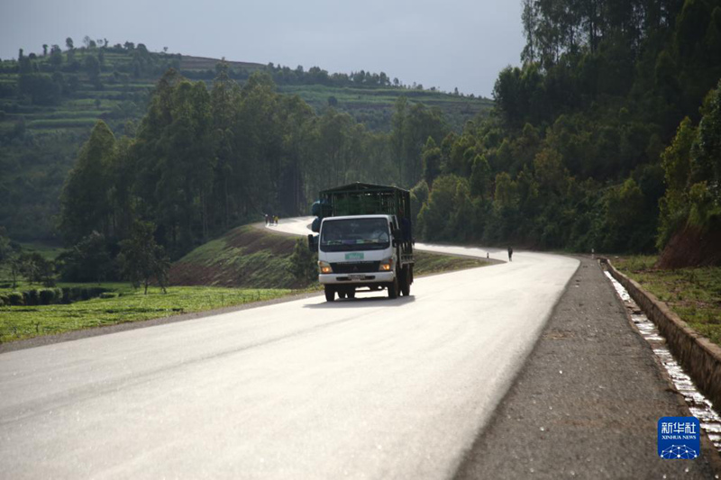 Barabara iliyojengwa na kampuni ya China yawanufaisha watu wa Rwanda