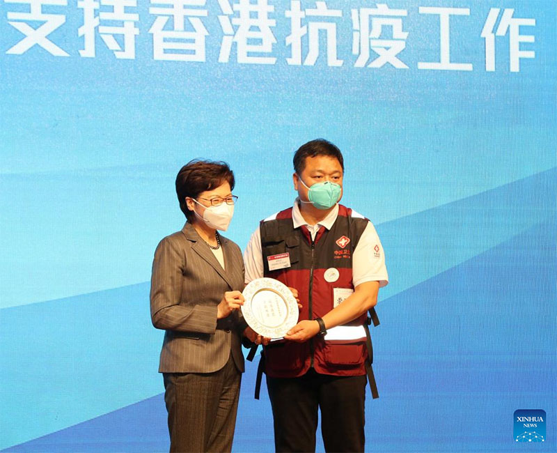 Ofisa Mkuu wa Hong Kong awaaga wahudumu wa afya wa China Bara waliosaidia mapambano dhidi ya janga la UVIKO-19