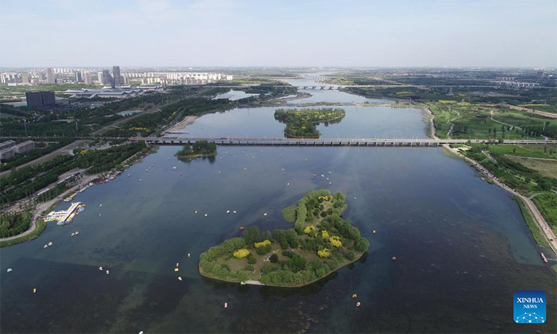 Mandhari ya Mto Hutuo wa Shijiazhuang, China baada ya urejesho wa hali ya ikolojia