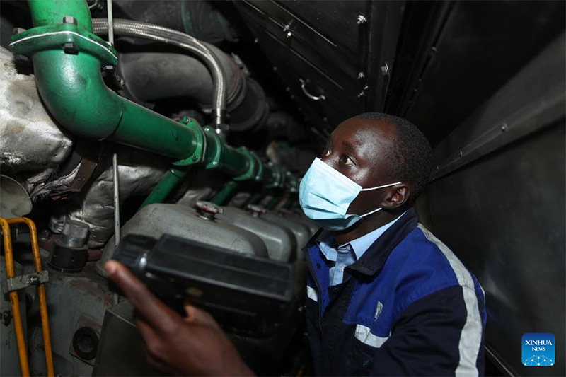 Kijana wa Kenya aliyeandaliwa kwa msaada wa China amekuwa dereva mstadi wa treni ya kisasa 