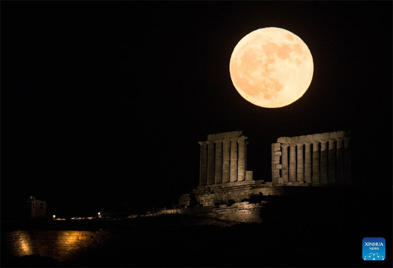 Mwezi mkubwa (supermoon) waangaza anga la usiku kote duniani 