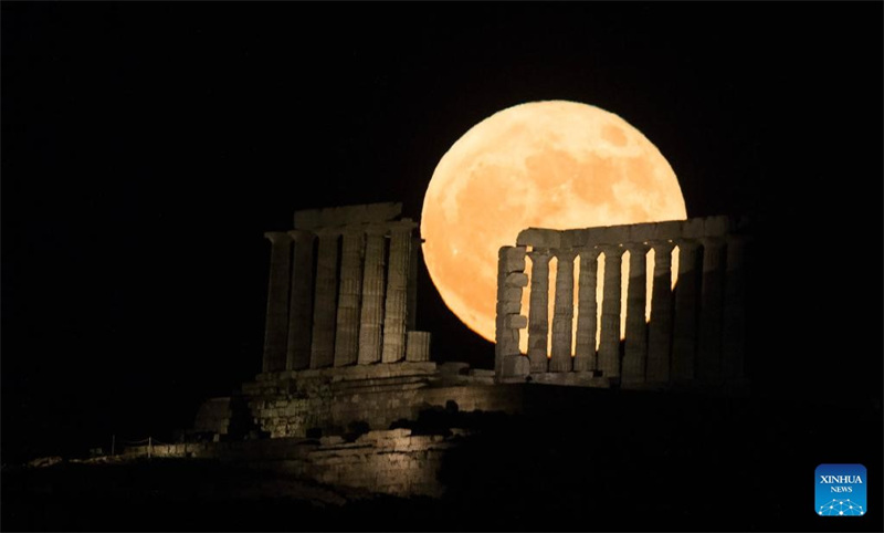 Mwezi mkubwa (supermoon) waangaza anga la usiku kote duniani 