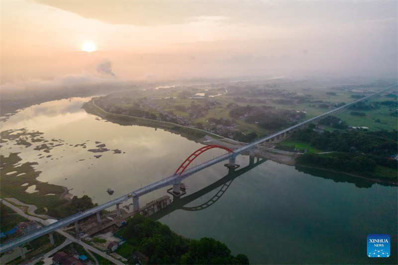 Ujenzi wa Daraja la Zishui kando ya reli ya Changde-Yiyang-Changsha nchini China ukiendelea