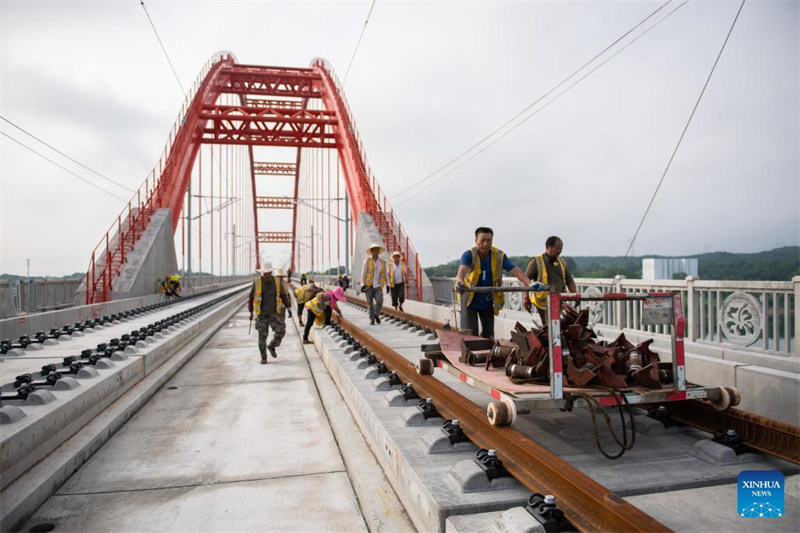 Ujenzi wa Daraja la Zishui kando ya reli ya Changde-Yiyang-Changsha nchini China ukiendelea