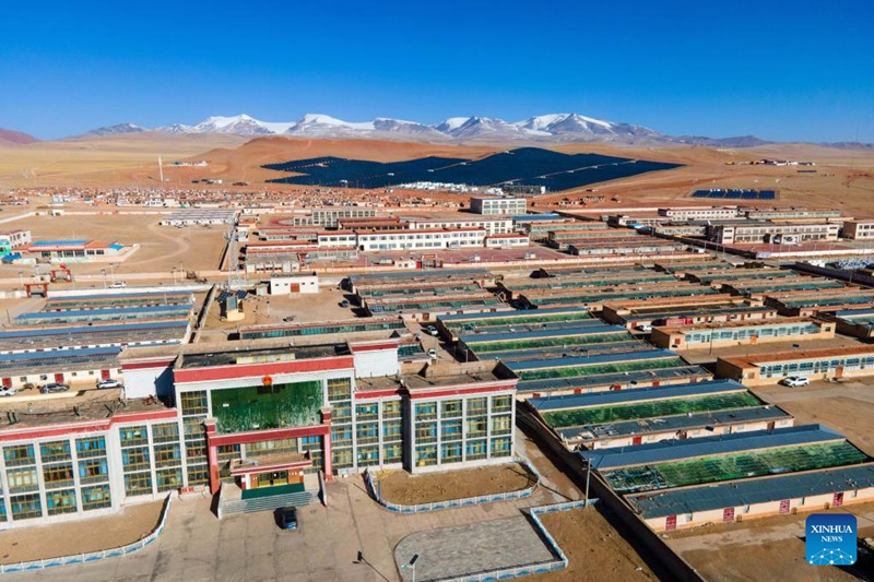 Picha iliyopigwa kutoka angani tarehe 27, Machi, 2022 ikionesha mandhari ya Wilaya ya Tsonyi ya Mkoa unaojiendesha wa Tibet wa China.