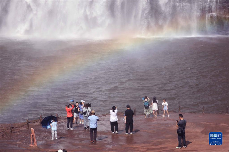 Idadi ya watalii yaongezeka wakati wa likizo ya majira ya joto Chishui, Guizhou 