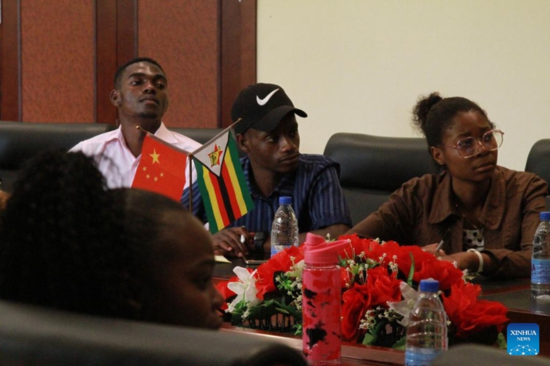 Wanaanga wa China wazungumza wakiwa anga ya juu na vijana wa nchi mbalimbali za Afrika