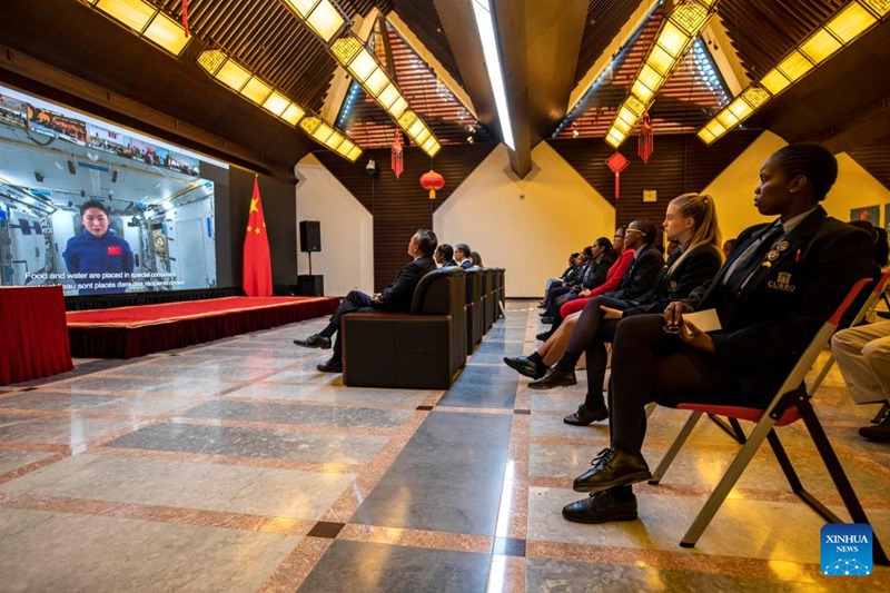Wanaanga wa China wazungumza wakiwa anga ya juu na vijana wa nchi mbalimbali za Afrika