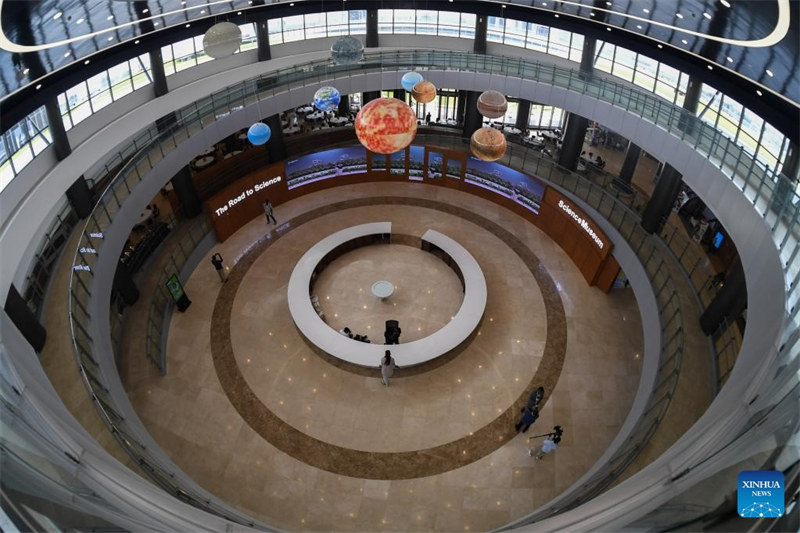 Picha hii iliyopigwa Tarehe 8 Novemba 2022 ikionyesha mwonekano wa ndani wa jumba jipya la makumbusho ya sayansi lililojengwa kwa msaada wa China na kuzinduliwa mjini Addis Ababa, Ethiopia. (Xinhua/Michael Tewelde)
