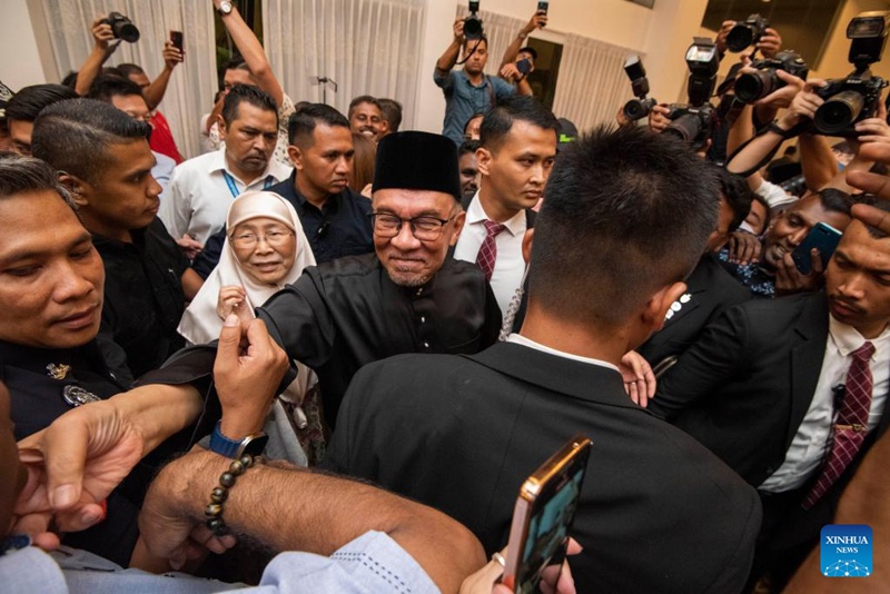 Anwar Ibrahim aapishwa kuwa Waziri Mkuu mpya wa Malaysia