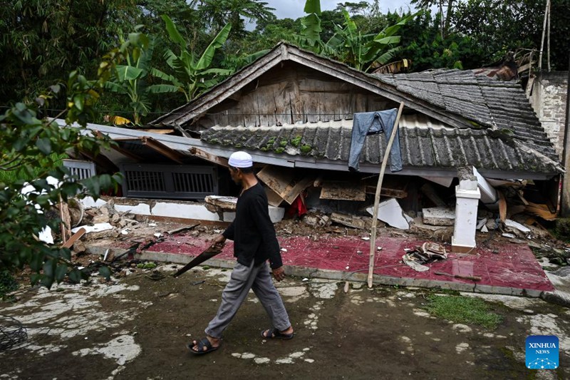 Msaada waelekea eneo la Tetemeko la ardhi la Magharibi mwa Indonesia