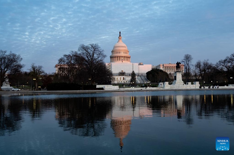 Picha hii iliyopigwa Tarehe 20 Desemba 2022 ikionyesha jengo la Bunge la Taifa la Marekani, Capitol huko Washington, D.C., Marekani. Kamati ya Kodi na Mapato chini ya Bunge la Taifa la Marekani imepiga kura Jumanne ili kutoa ripoti juu ya marejesho ya malipo ya kodi ya Rais wa zamani wa nchi hiyo Donald Trump. (Xinhua/Liu Jie)