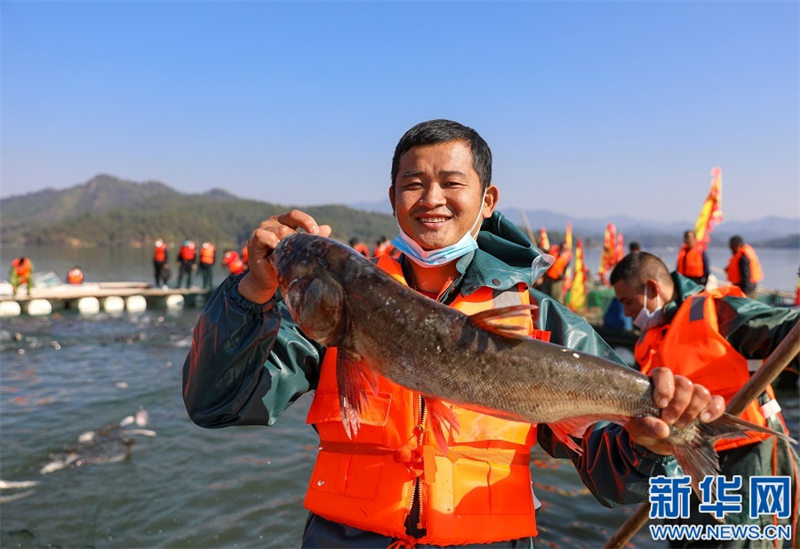 Uvuaji wa samaki katika majira ya baridi Wan’an, Jiangxi