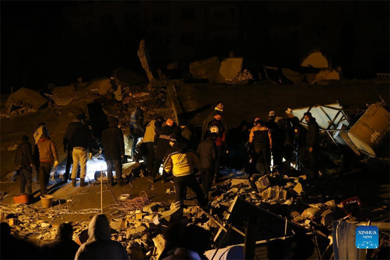 Idadi ya watu waliofariki kutokana na tetemeko la ardhi imeongezeka hadi zaidi ya 4000 huko Uturuki na Syria