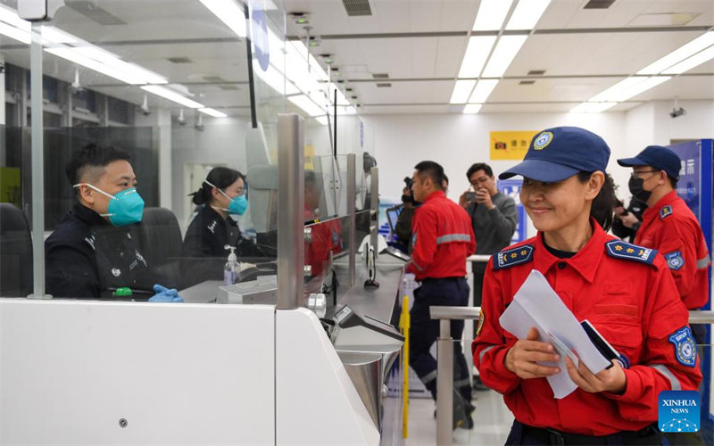 Kikosi cha Waokoaji wa China chashiriki katika juhudi za kutoa misaada kwenye maeneo yaliyokumbwa na tetemeko la ardhi nchini Uturuki