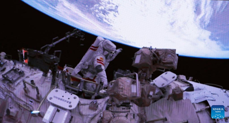Wanaanga wa China wa Chombo cha Shenzhou-15 wakamilisha matembezi yao ya kwanza kwenye anga ya juu