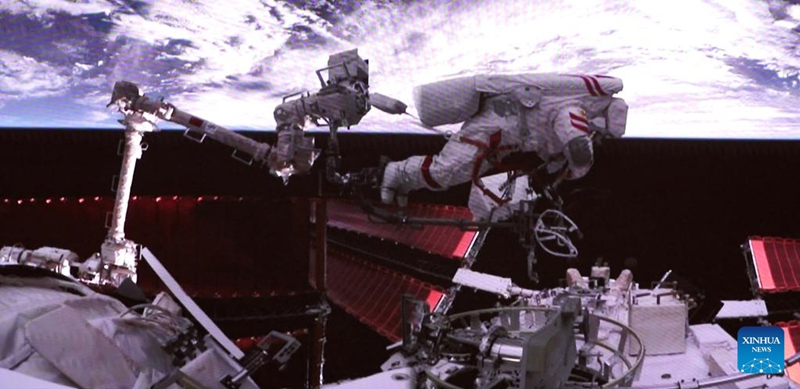 Wanaanga wa China wa Chombo cha Shenzhou-15 wakamilisha matembezi yao ya kwanza kwenye anga ya juu