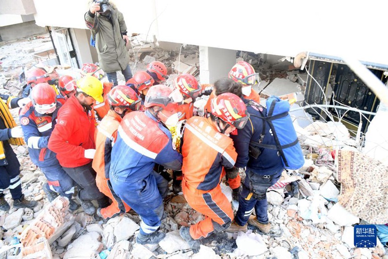 Kikosi cha uokoaji cha China chaokoa mtu mwingine aliyenusurika kwenye tetemeko la ardhi, Uturuki