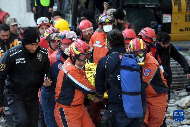 Kikosi cha uokoaji cha China chaokoa mtu mwingine aliyenusurika kwenye tetemeko la ardhi, Uturuki