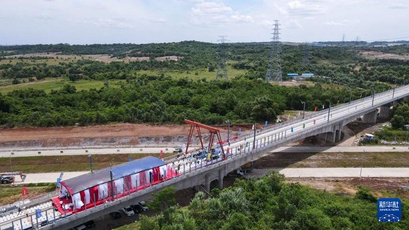 Ujenzi wa mabamba ya reli kwenye Reli ya Mwendokasi ya Jakarta-Bandung wakamilika