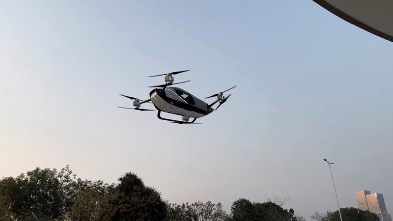Gari XPENG X2 la kampuni ya XPENG AEROHT likiruka angani. Picha/Zhou Rui
