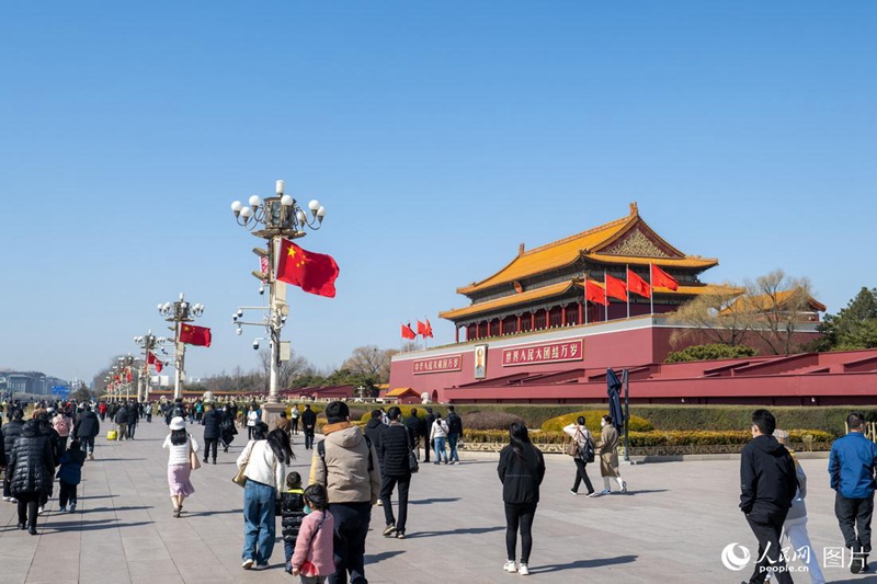 Mandhari ya Uwanja wa Tian’anmen huko Beijing muda mfupi kabla ya “Mikutano Mikuu Miwili” kuwadia 
