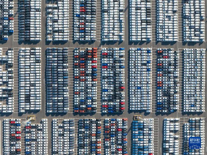 Pilikapilika za usafirishaji kwenye Bandari ya Taicang ya Jiangsu, China