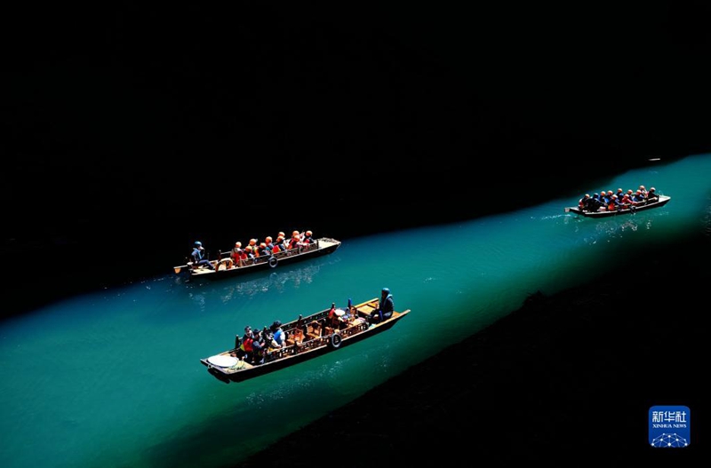 Ngalawa “zaruka hewani” Hubei, China