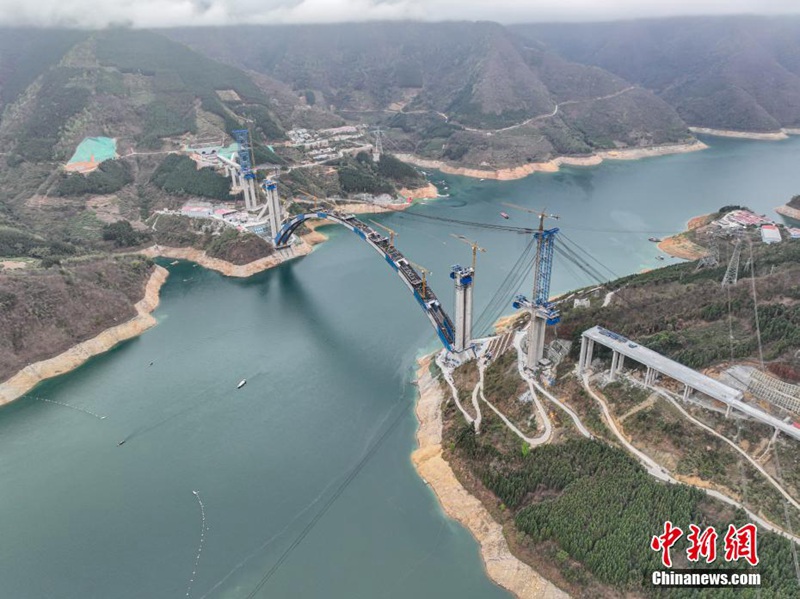 Picha: Daraja la upinde kubwa zaidi duniani linalojengwa mkoani Guangxi, China