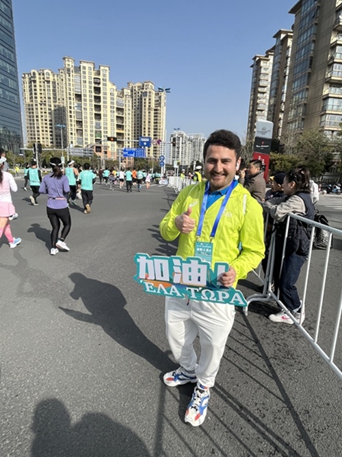 Mashindano ya kwanza ya mbio za marathon yafanyika katika Mji wa Suzhou, China, wakimbiaji 25,000 walishiriki