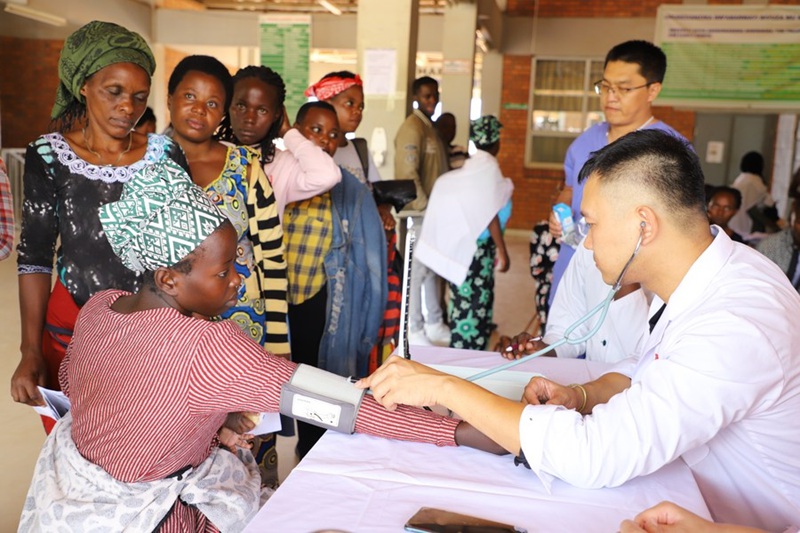 Timu ya madaktari wa China nchini Rwanda  yatoa huduma ya kliniki bila malipo katika hospitali ya nchi hiyo