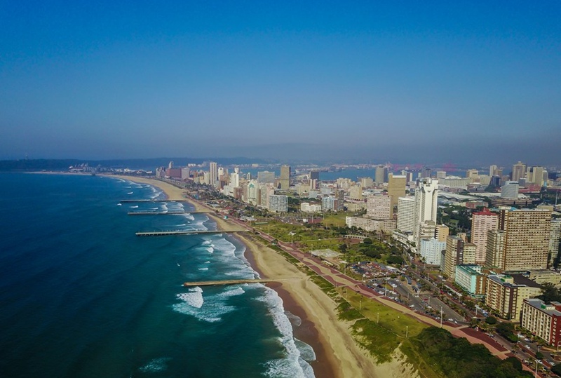 Picha iliyopigwa Mei 3, 2017, ikionyesha mandhari ya pwani ya Durban katika Jimbo la KwaZulu-Natal, Afrika Kusini. (Xinhua/Zhai Jianlan)