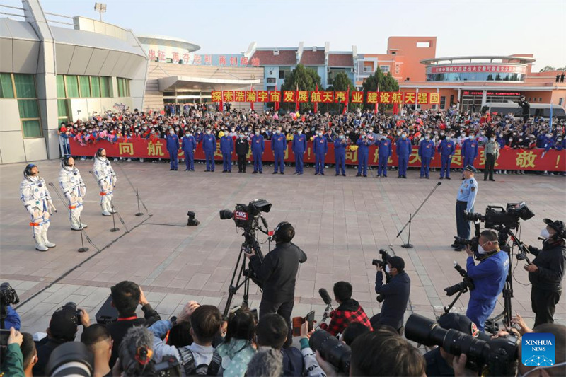 Hafla ya kuwaaga wanaanga wa China wanaosafiri na Chombo cha Anga ya Juu cha Shenzhou-16 yafanyika