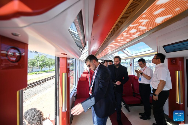 Kampuni ya China yaiundia Argentina treni ya kwanza inayotumia nishati mpya ya kuendeshwa kwenye reli nyepesi