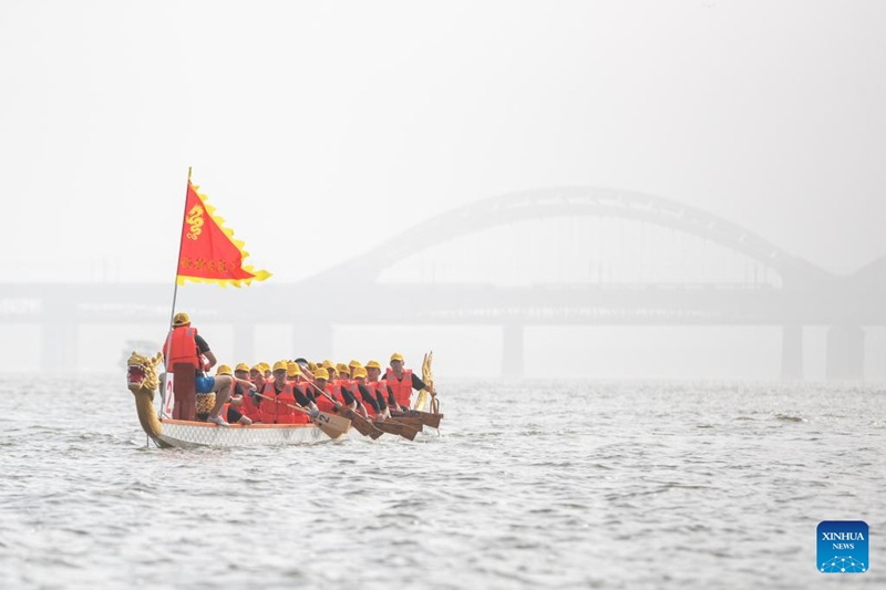 Mashindano ya Mbio za Mashua za Dragoni yafanyika kote China kusherehekea Sikukuu ya jadi ya Duanwu