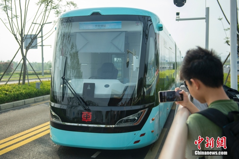 Treni za “Reli ya Akili Bandia” zaanza uendeshaji wa majaribio ili kusaidia Michezo ya Wanafunzi wa Vyuo Vikuu Duniani huko Chengdu, China