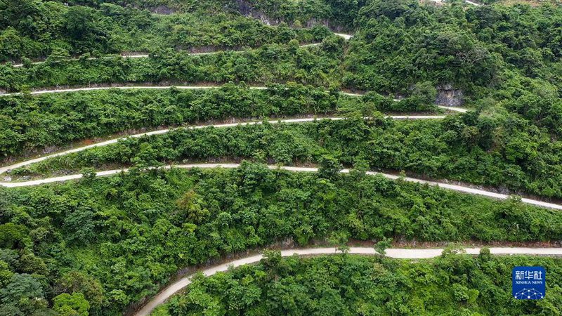Barabara za milimani zaleta urahisi na manufaa ya kiuchumi kwa wakazi wa Kusini mwa China