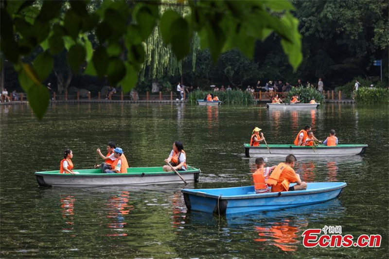 Watalii waenda Chengdu kufurahia maisha ya kustarehesha
