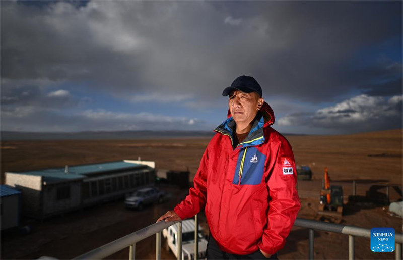 Habari Picha ya walinzi wa Hoh Xil, eneo la makazi muhimu kwa swala wa Tibet huko Qinghai wa China