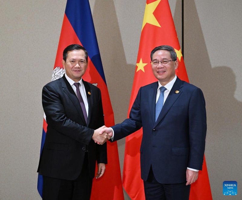 Waziri Mkuu wa China Li Qiang akikutana na Waziri Mkuu wa Cambodia Hun Manet  katika wakati wa mikutano ya viongozi kuhusu ushirikiano wa Asia Mashariki mjini Jakarta, Indonesia, Septemba 6, 2023. (Xinhua/Zhang Ling)
