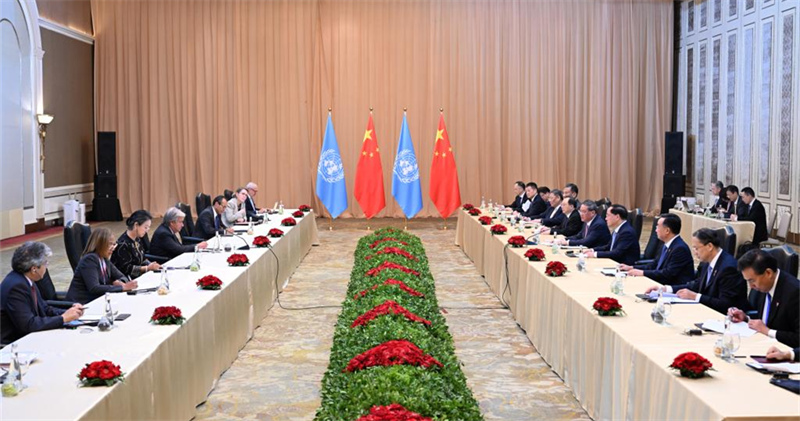 Waziri Mkuu wa China Li Qiang akikutana na Katibu Mkuu wa Umoja wa Mataifa Antonio Guterres katika wakati wa mikutano ya viongozi kuhusu ushirikiano wa Asia Kusini Mashariki mjini Jakarta, Indonesia, Septemba 7, 2023. (Xinhua/Zhang Ling)