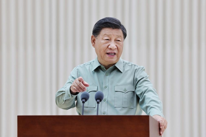 Rais Xi Jinping wa China, ambaye pia ni Katibu Mkuu wa Kamati Kuu ya Chama cha Kikomunisti cha China (CPC) na Mwenyekiti wa Kamati Kuu ya Kijeshi ya China (CMC), akitoa hotuba muhimu alipokagua Jeshi la Kundi la 78, Septemba 8, 2023. (Xinhua/Li Gang)
