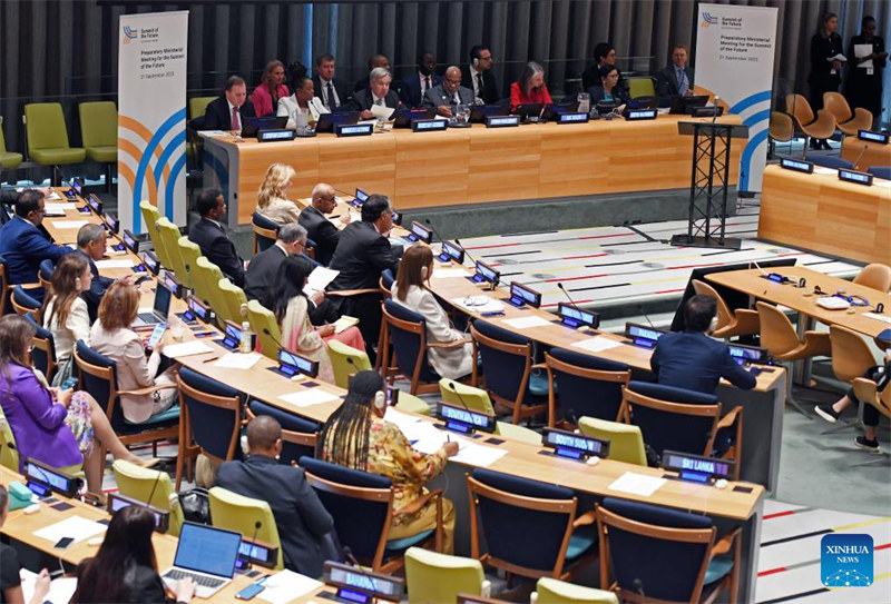 Katibu Mkuu wa Umoja wa Mataifa Antonio Guterres akizungumza katika mkutano wa maandalizi wa mawaziri ya Mkutano wa Kilele kuhusu Siku za Baadaye kwenye makao makuu ya Umoja wa Mataifa mjini New York, Septemba 21, 2023. (Xinhua/Li Rui)