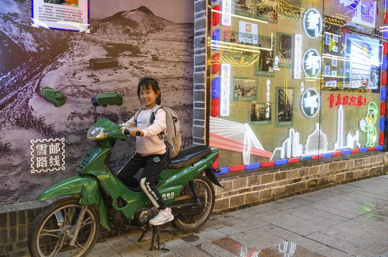 Mtaa wa kale wa huduma ya posta wawa kivutio maarufu cha watalii baada ya ukarabati mjini Chongqing, China